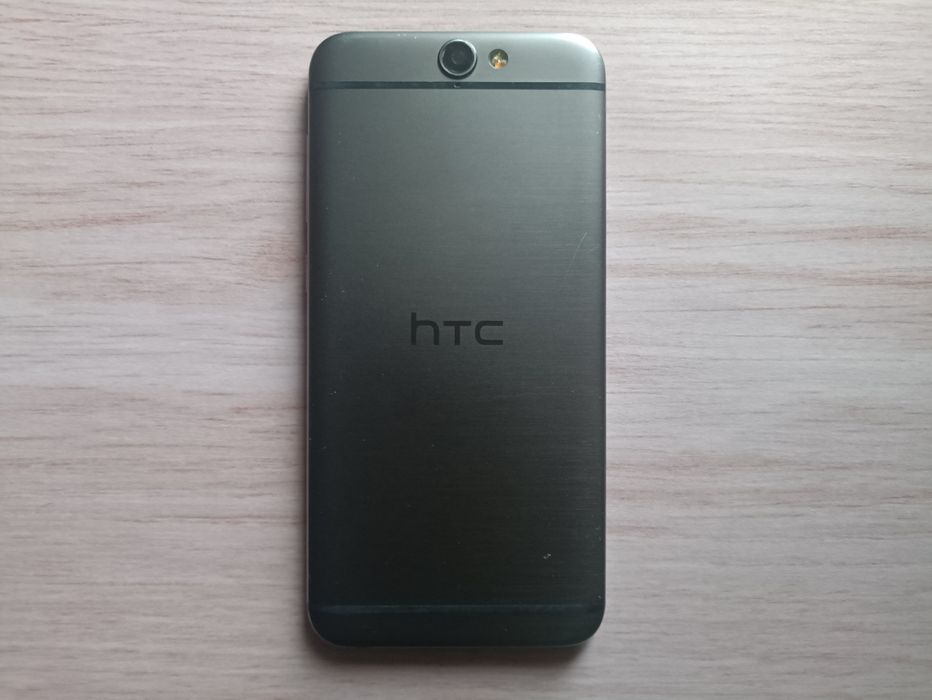 Телефон HTC one A9 3/32 гб