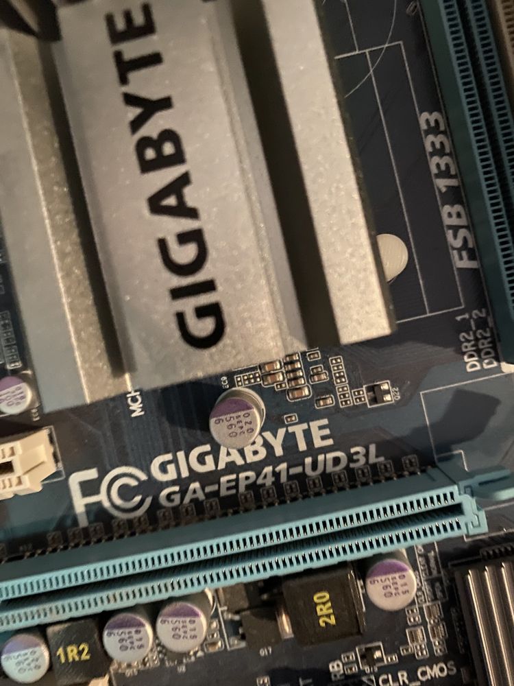 Płyta główna Gigabyte, Intel C2D E4600 i RAM