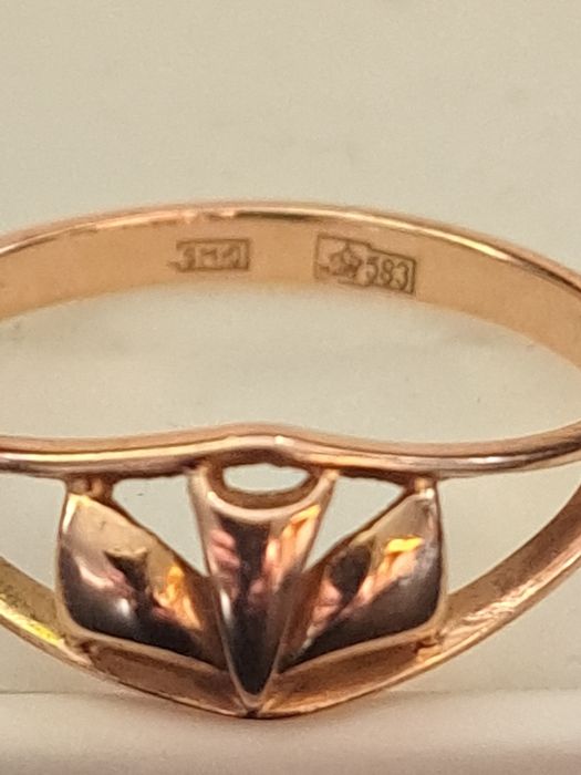 Złoty pierscionek 583