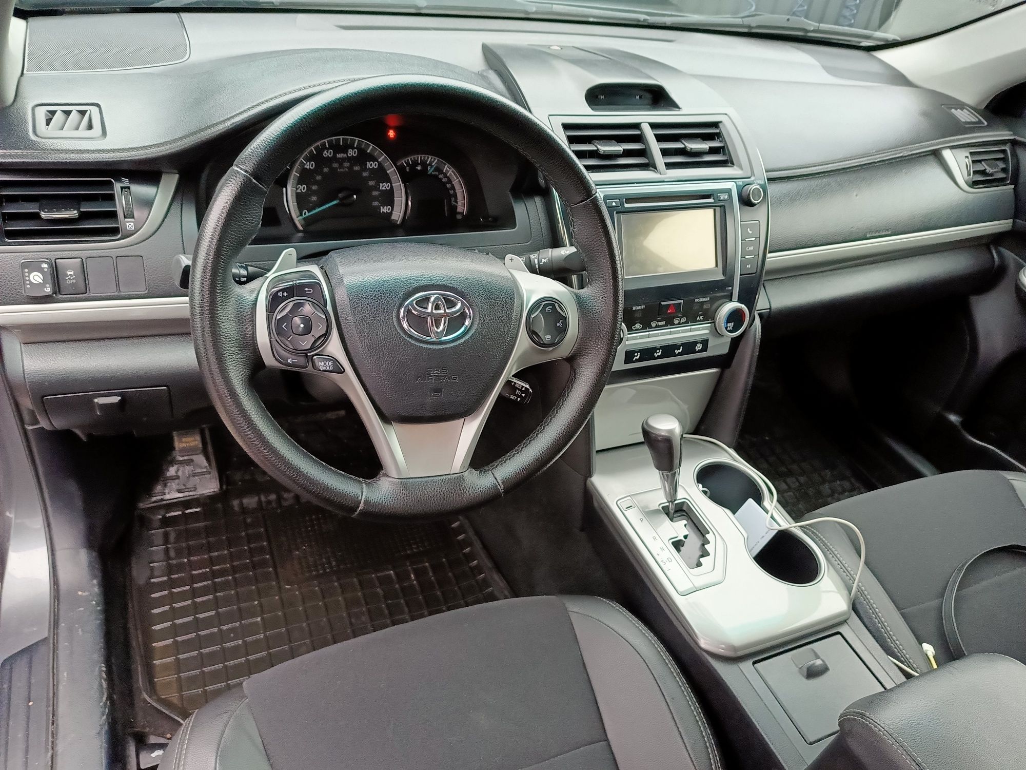 Продам Toyota Camry 2013року