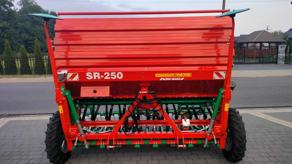 Siewnik zbożowy talerzowy nowy AGRO-MASZ SR 250 z 2024r