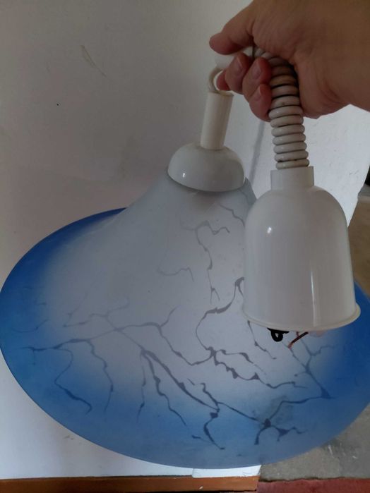 Candeeiro azul de cozinha