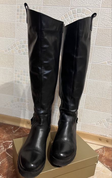 Жіночі шкіряні ботфорти