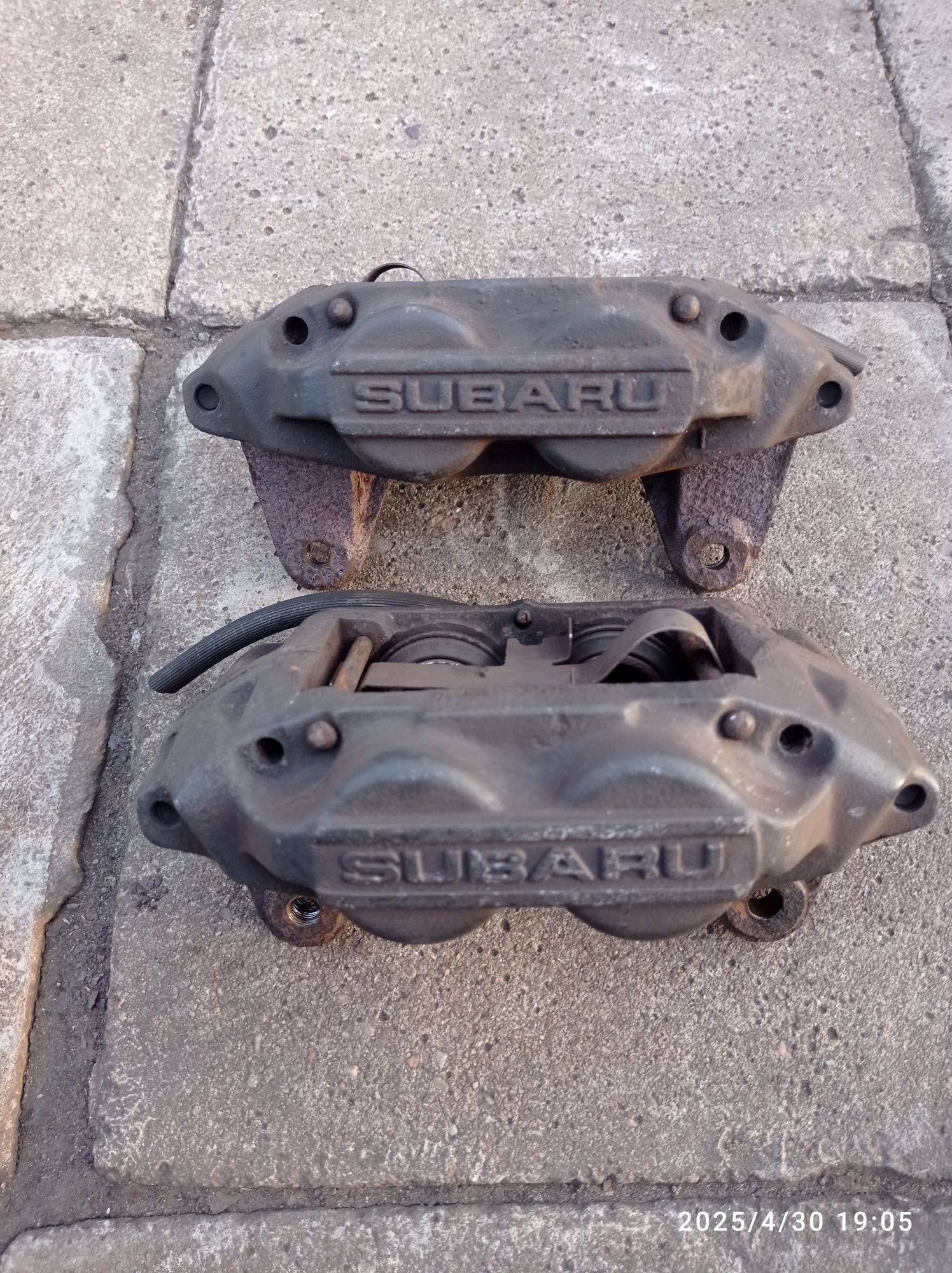 Zaciski czterotłoczkowe Subaru Impreza GT WRX Forester Legacy Outback
