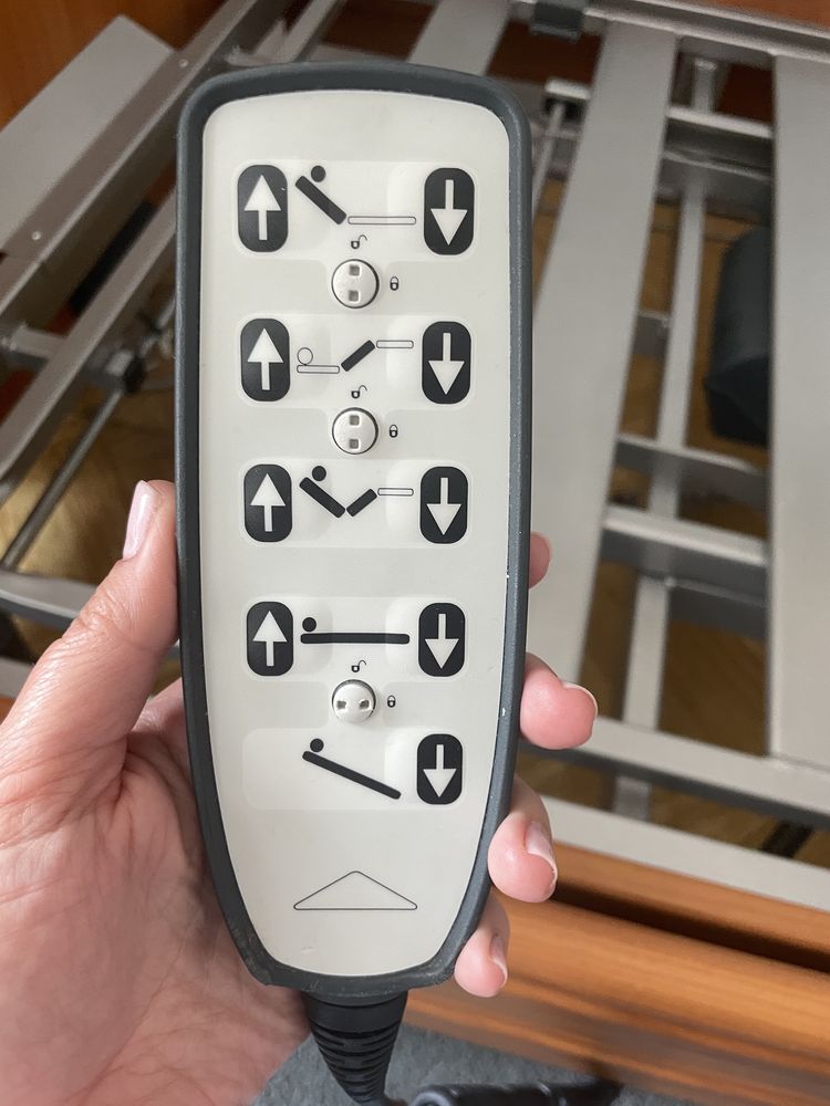 Łóżko rehabilitacyjne elektryczne sterowane + dodatki
