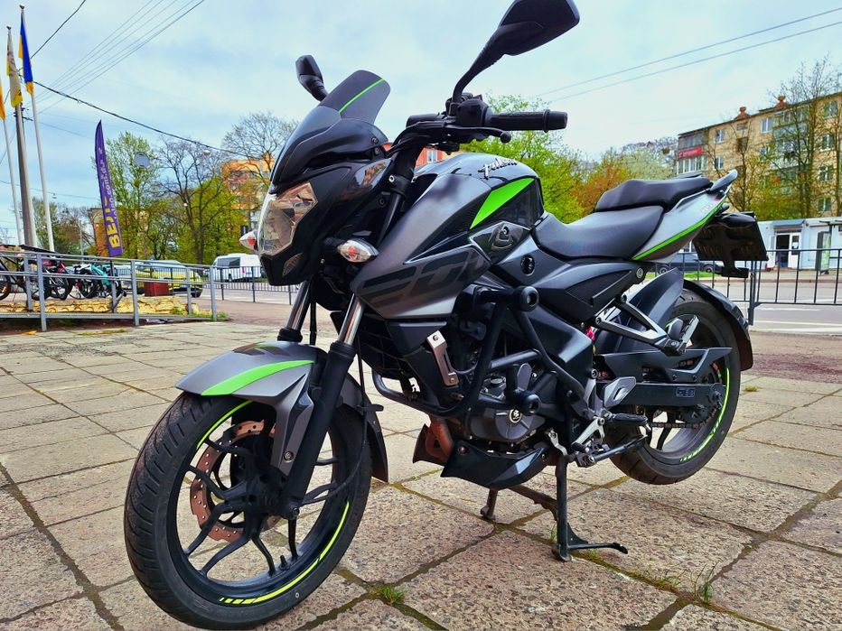 Bajaj Pulsar NS 200 ідеальний стан 24 к.с. пробіг 9000 км