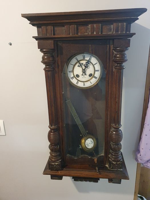 Stary zegar wiszący