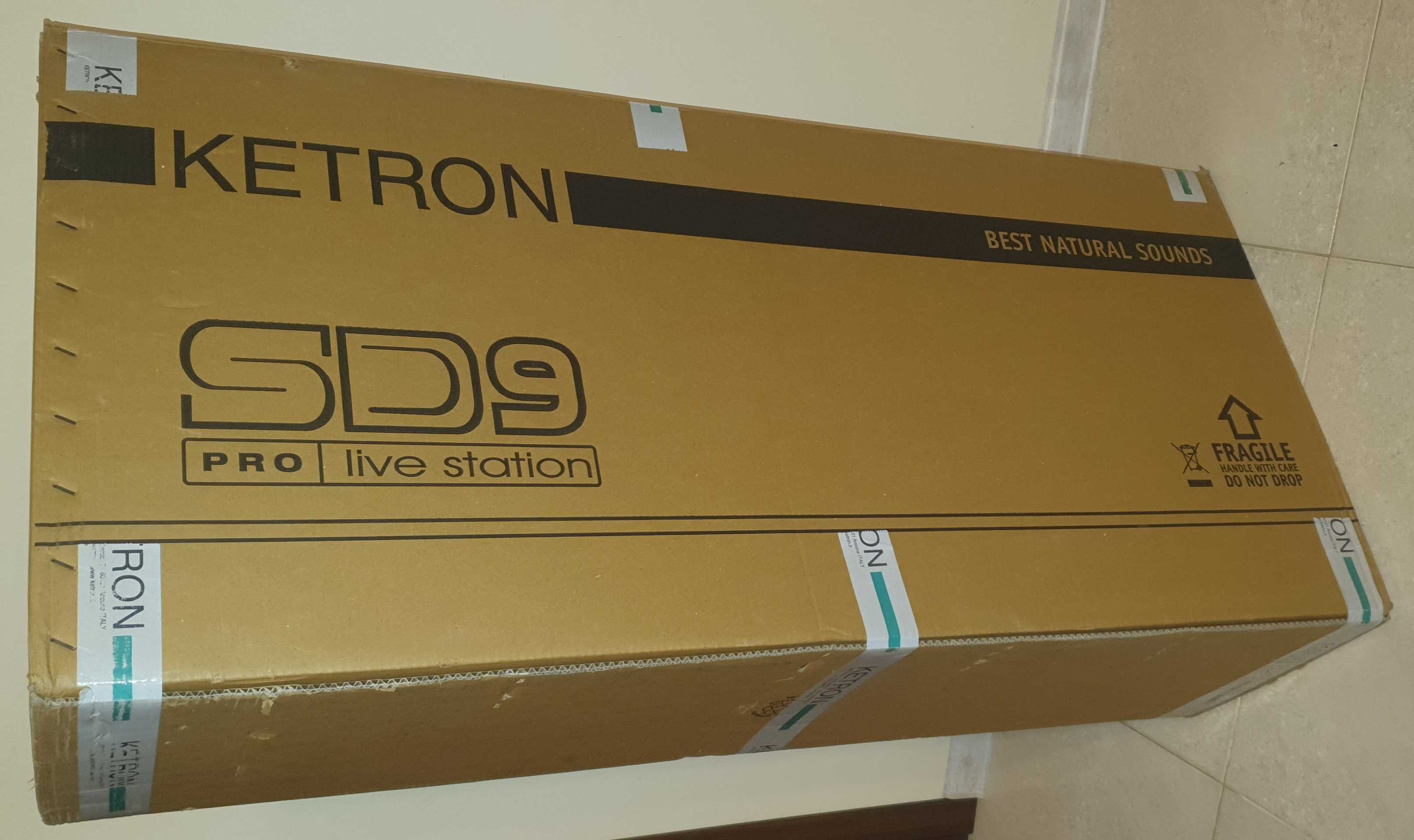 Ketron SD-9 oryginalny karton kompletne wytłumienie +pulpit IDEALNY