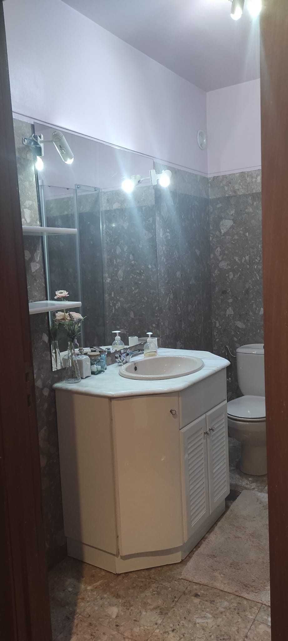 Quarto com wc privativo - Vila Nova Gaia (perto metro)