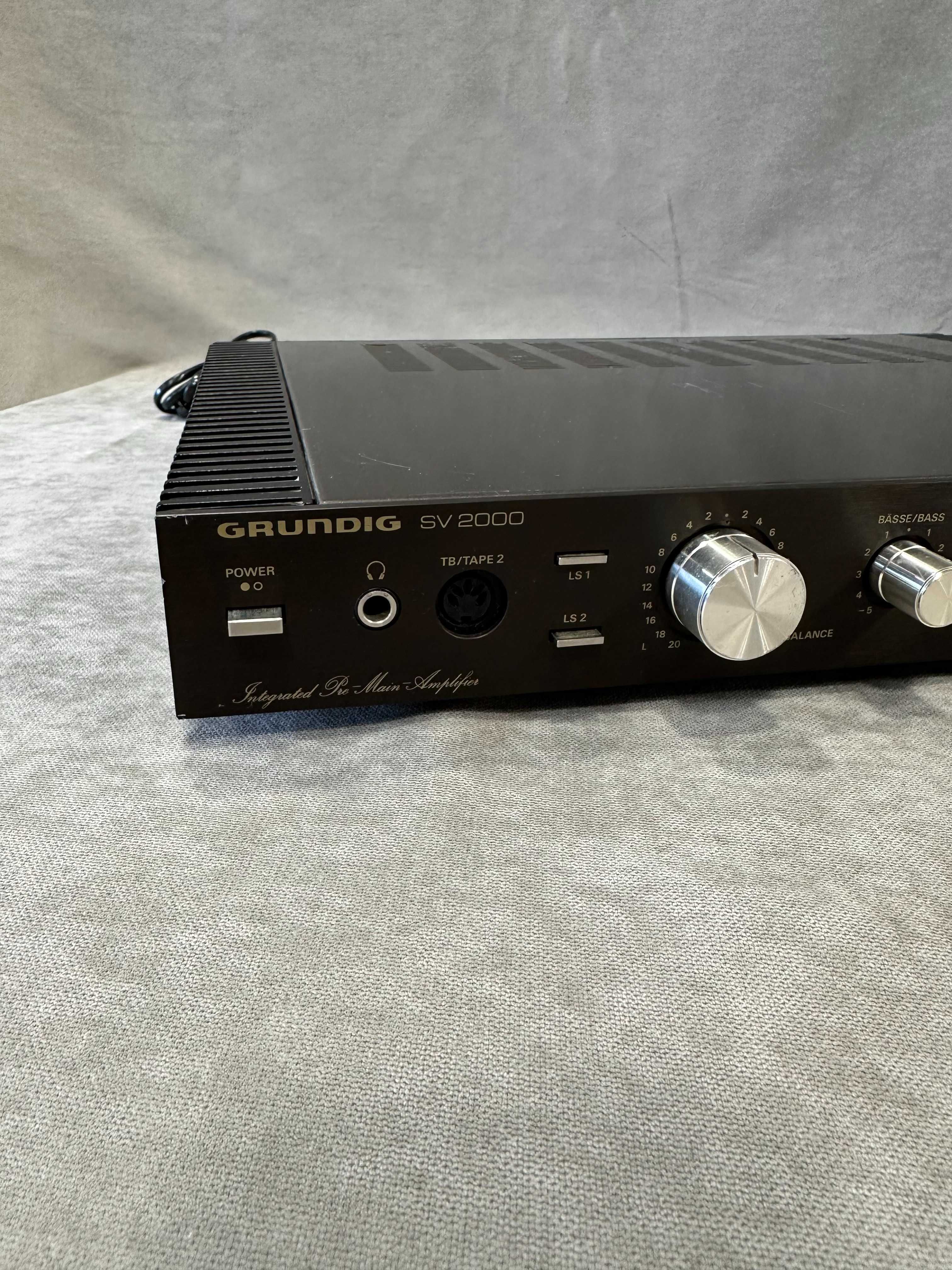 Wzmacniacz Vintage Grundig SV 2000, lata 80
