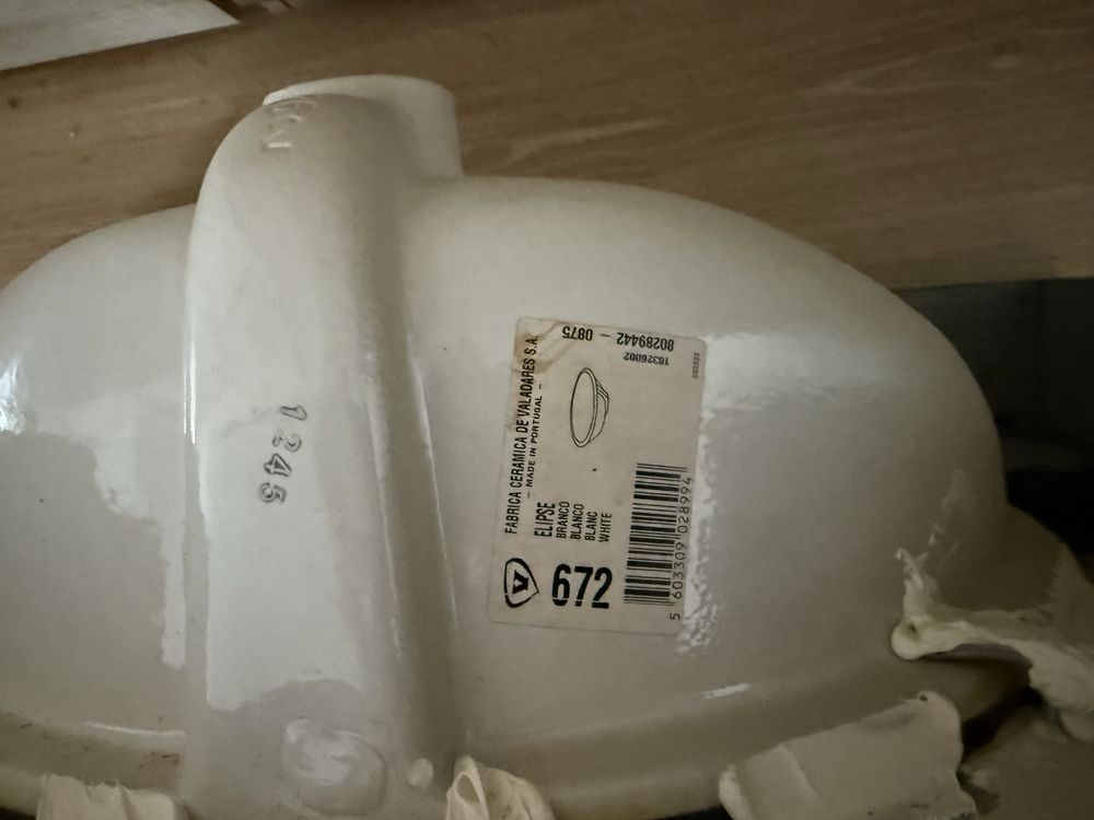 Bancada de granito c/ lavatório Valadares