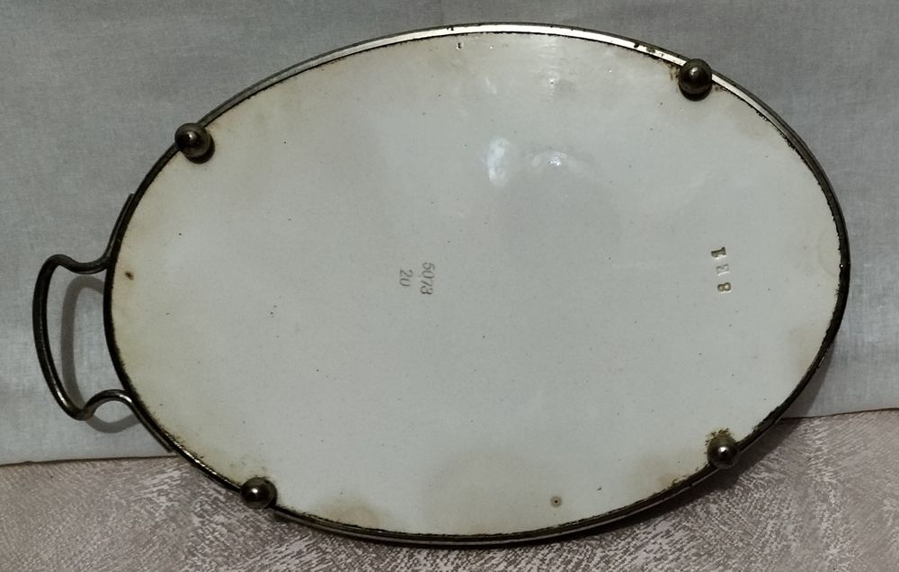 Majólica/Travessa em Porcelana Com Gradinha Marcada na Base