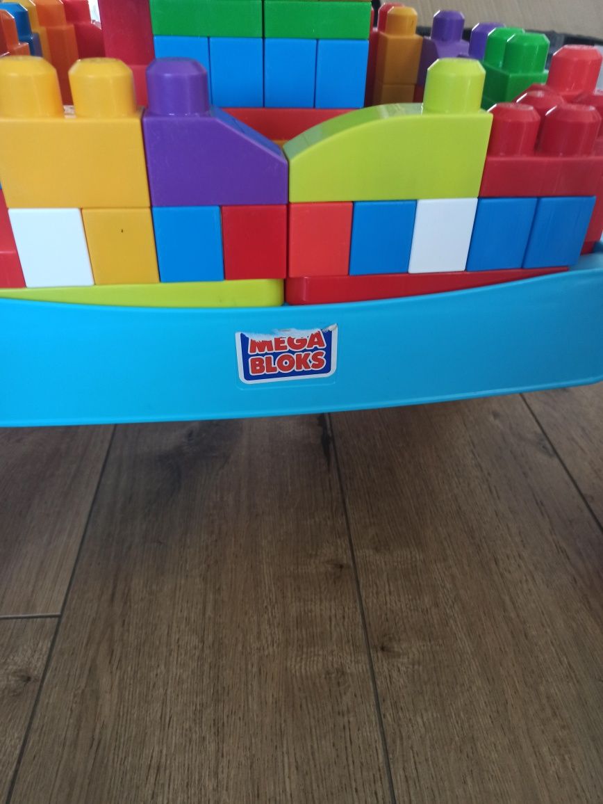 Klocki mega blocks zjeżdzalnia plus stolik