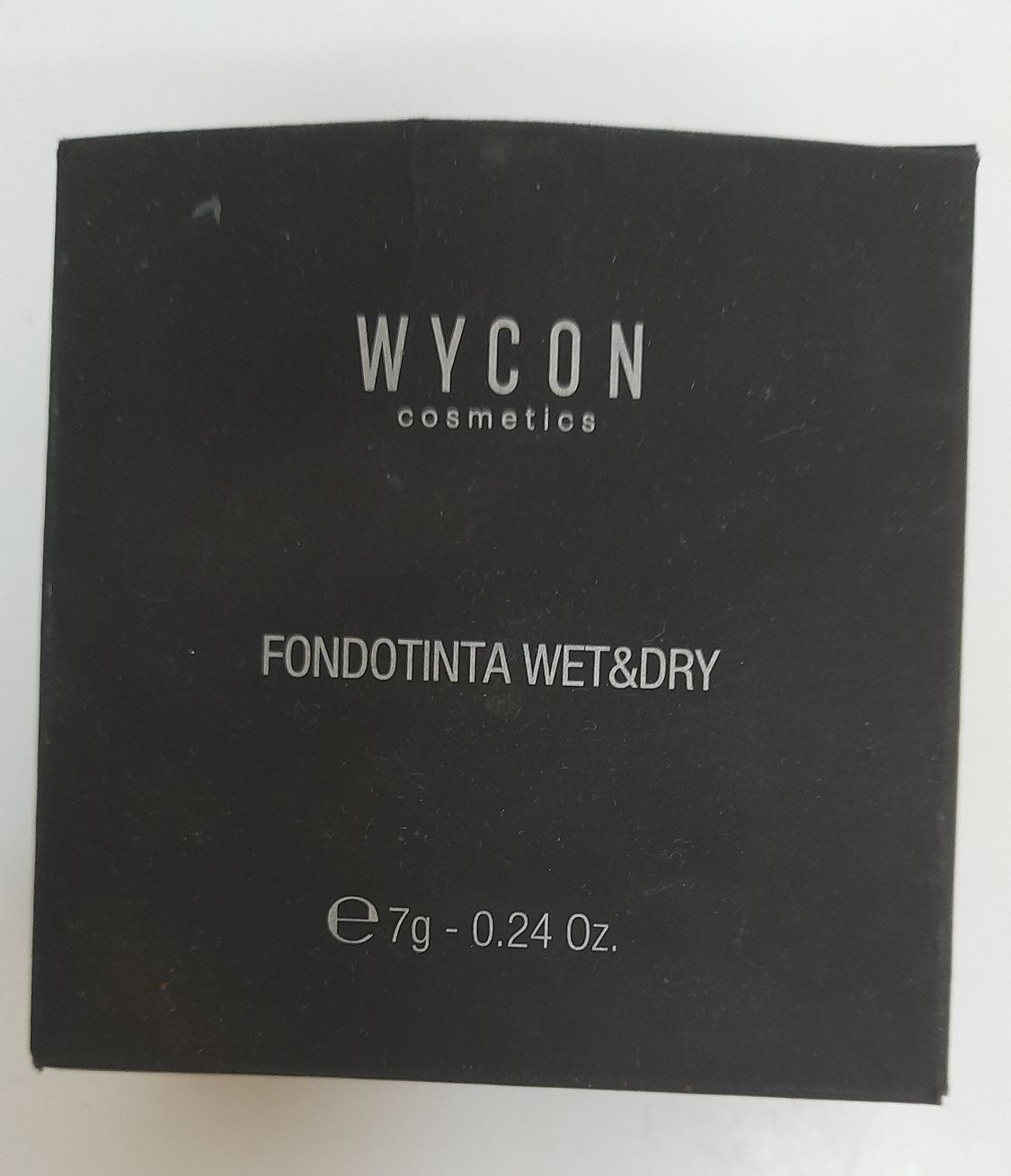 Base em pó uniformizante Wet&Dry da Wicon Cosmetics