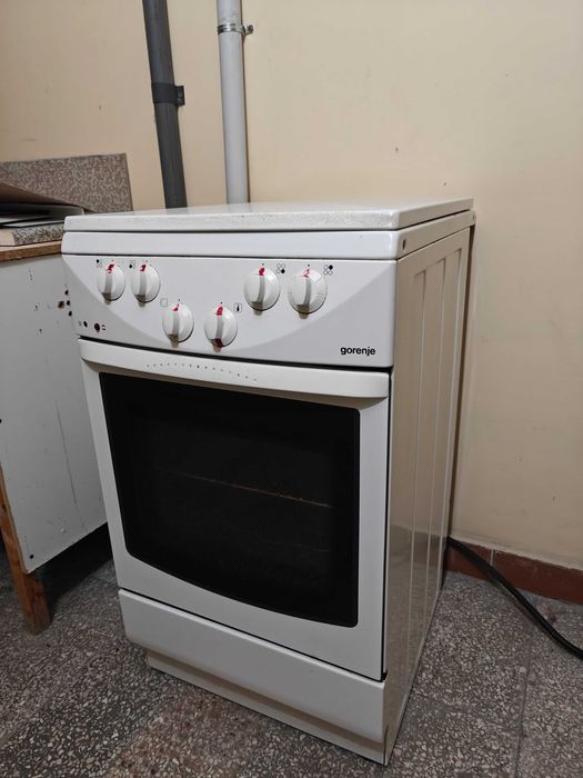 Продам електроплиту Gorenje E271 W