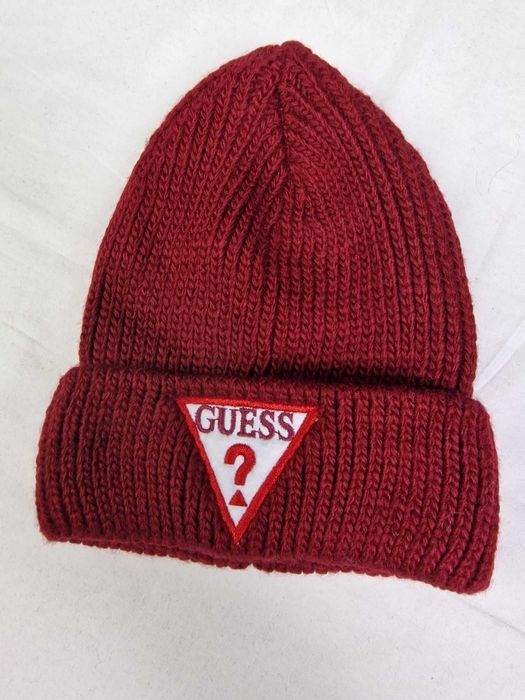 Czapki zimowe różne rodzaje Guess Nike czapka