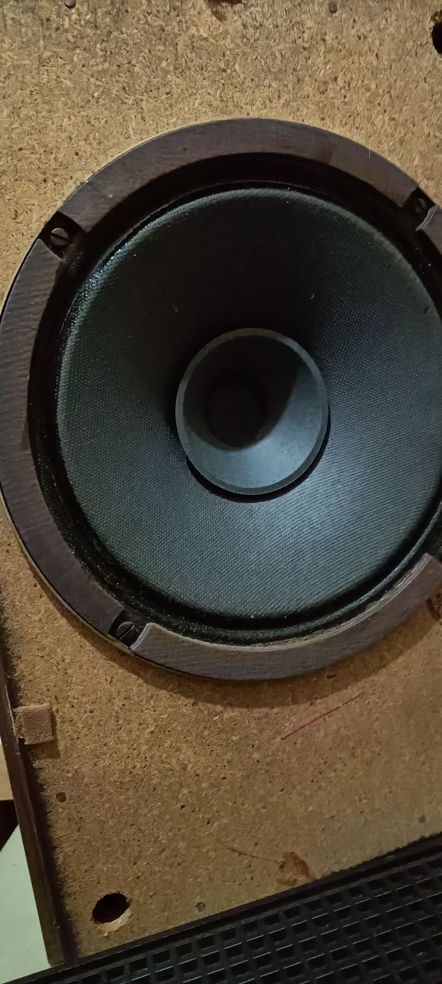 Dwa głośniki unitra --ZG 10 10 Wat /8 Ohm
--ZG 10 10 Wat /8 Ohm
--ZG 1