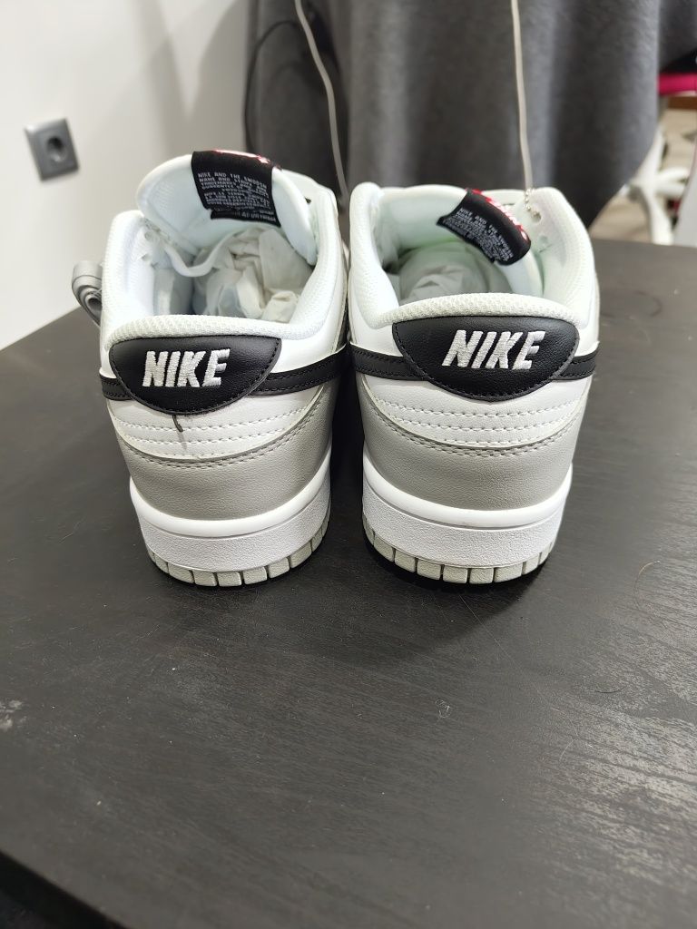 Nike Dunk Low Reverse Panda Grey