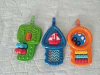 Zawieszka 3w1 do wózka/łóżeczka, gryzak, zabawka interaktywna Mattel.