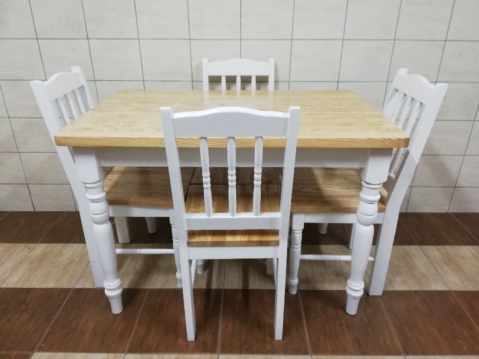stół z drewna dęboweg  krzesła drewniane białe bar kuchnia restauracja