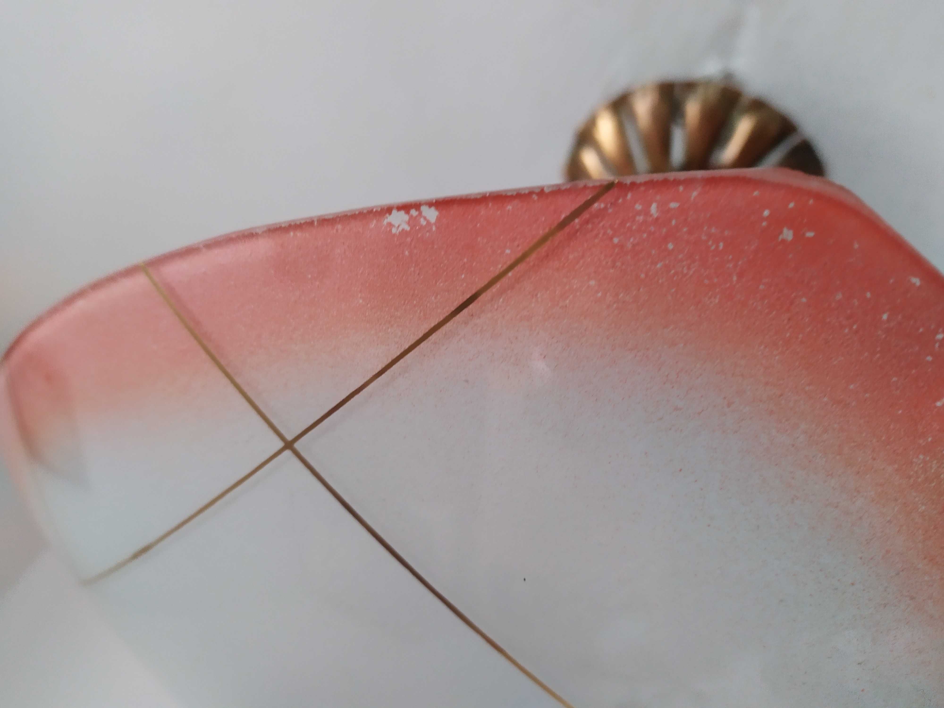 Interesująca lampa z czasów PRL-u fantastyczna pamiątka, szklany klosz