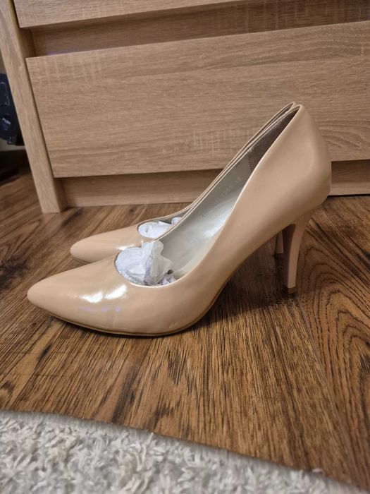 Szpilki Lasocki roz 40 stan b.dobry