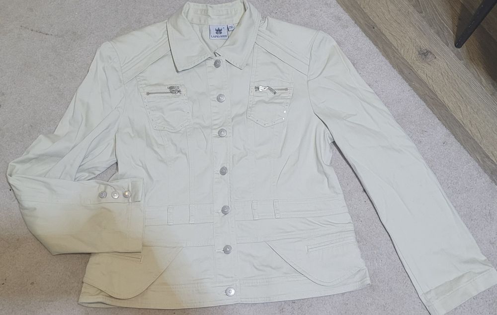 Продам чудовий котоновий жіночий костюм