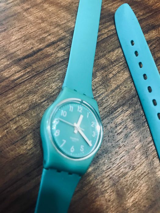 Zegarek damski Swatch w kolorze miętowym