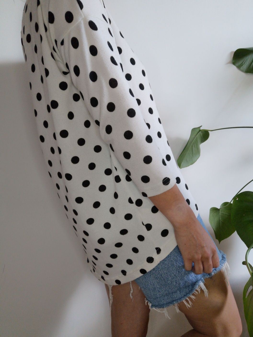 Biały sweter w grochy oversize w stylu retro ONLY