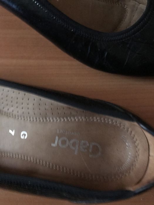 Шкіряні туфлі, балєтки