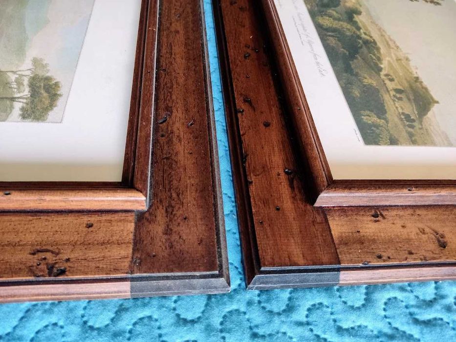 Par de molduras em madeira rústica com efeitos sobrelevados