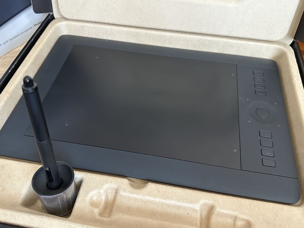Графічний планшет Wacom Intuos Pro M