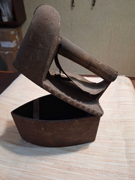 Утюг антикварный