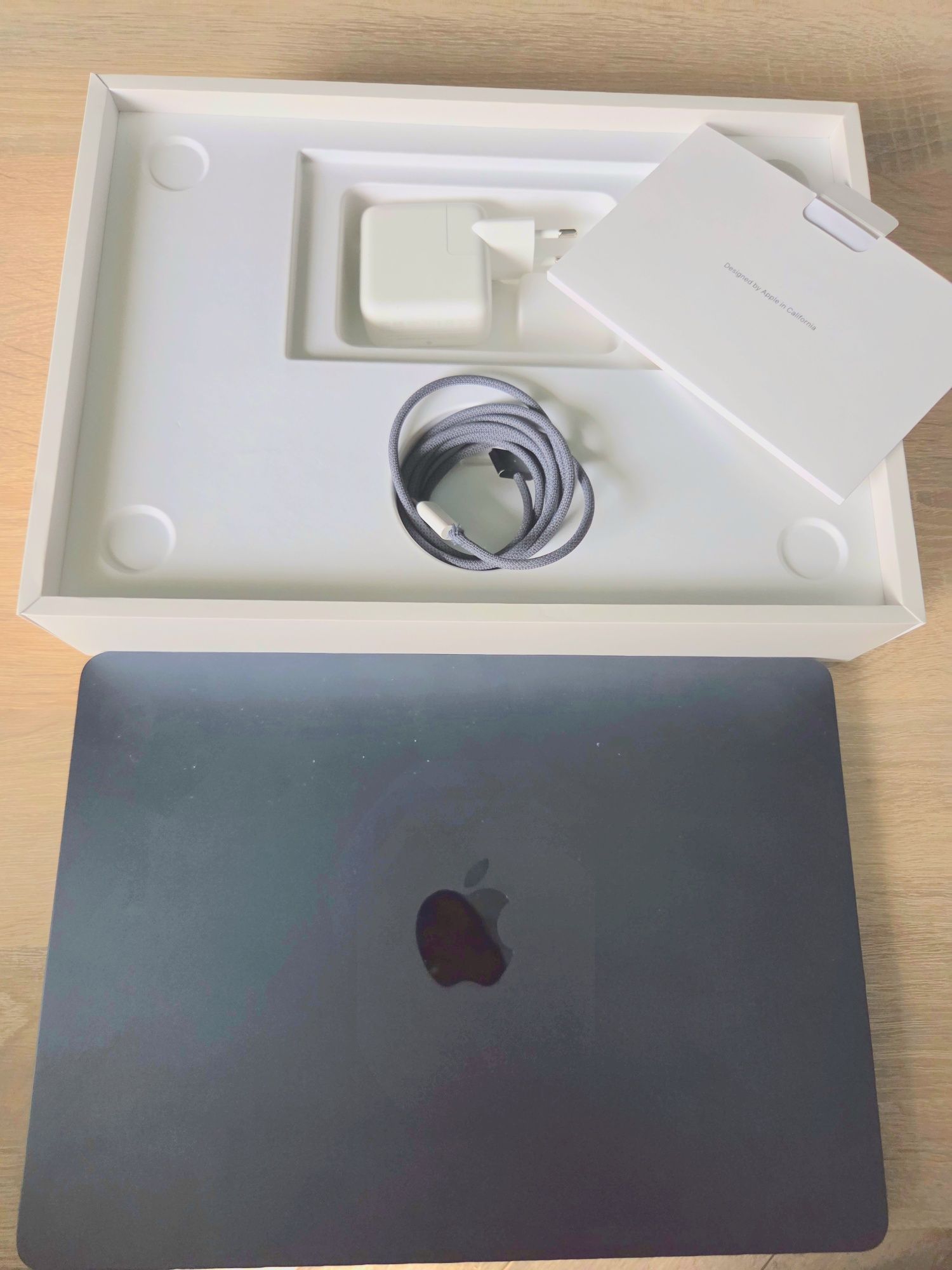 Macbook Air 13,6 model 2022 A2681 8/512GB