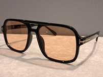 TOM FORD nowe czarne okulary przeciwsłoneczne złote logo unisex