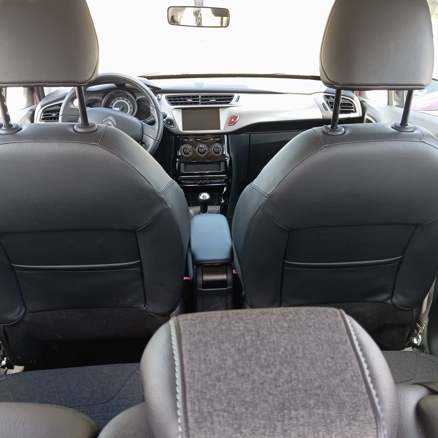Vendo Citroën C3 — 2016 — Gasolina — 90.000 km

Vendo Citroën C3 — 201