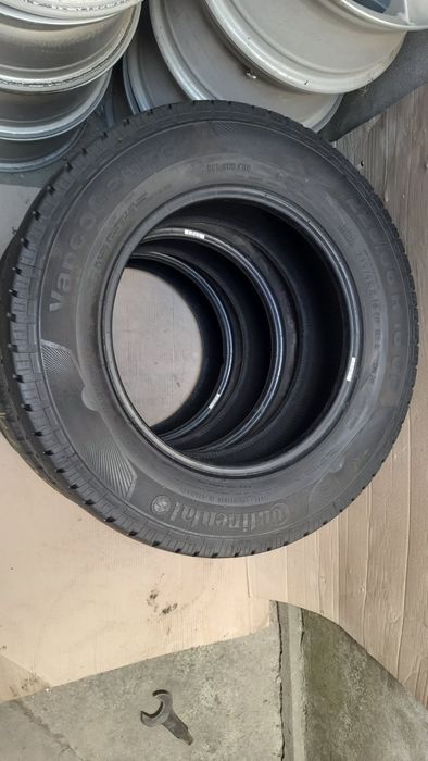 Continental 225/65/16c