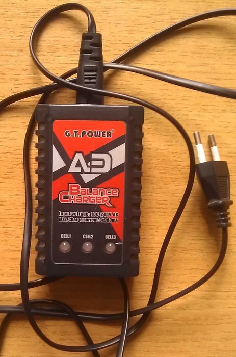 Зар. устр-о G.T.Power A3 0,9А