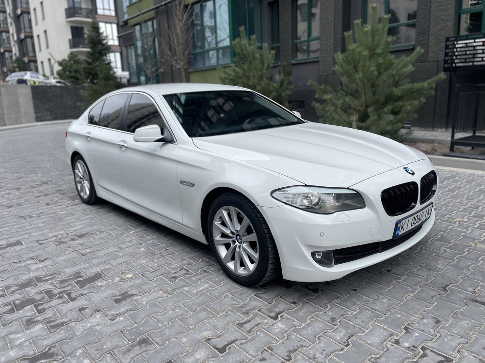 BMW-5 F10 523I.