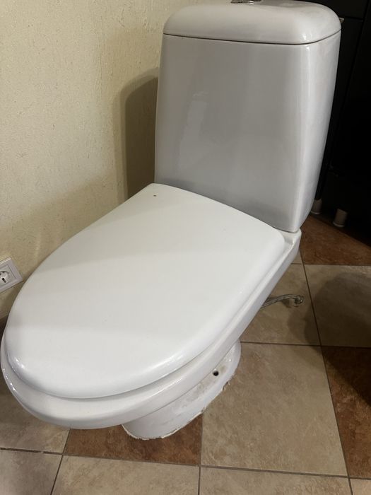 Унітаз colombo .