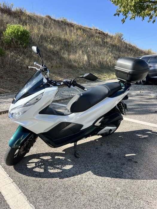 Moto PCX 2018 com apenas 33 mil km