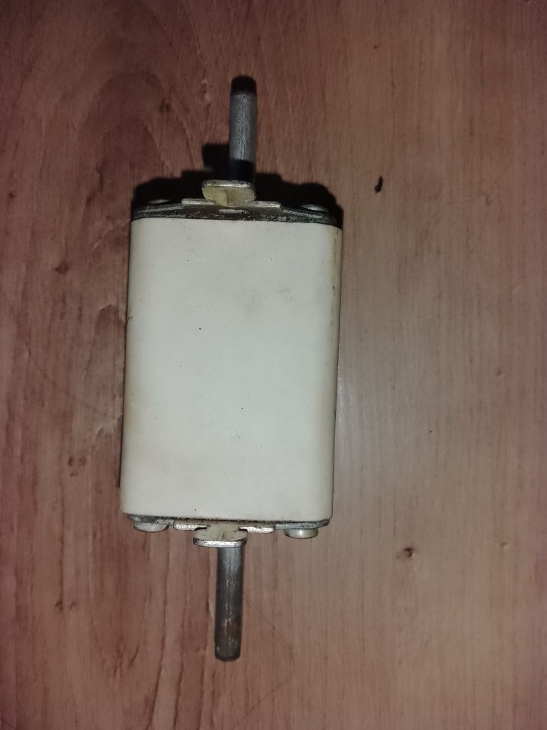 Elektrozawory, stare części elektroniczne