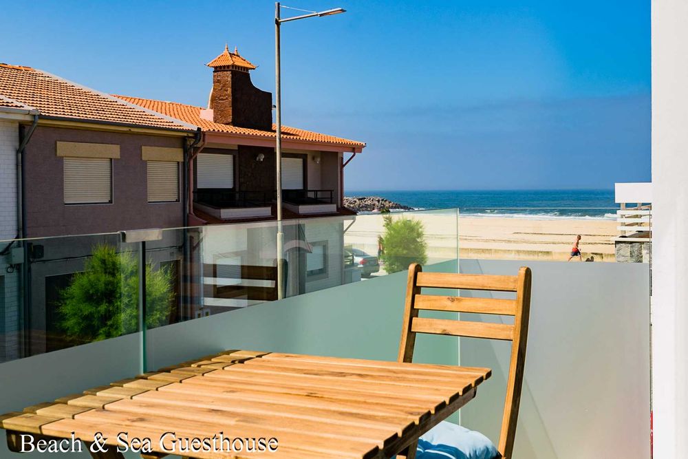 Quarto para alugar com vista mar e WC privativo