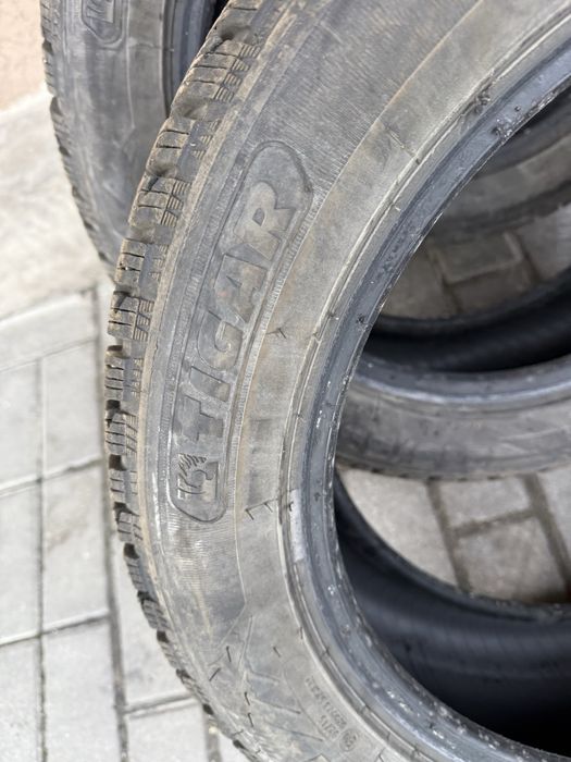 Продам зимові шини TIGAR WINTER 215/55 R17