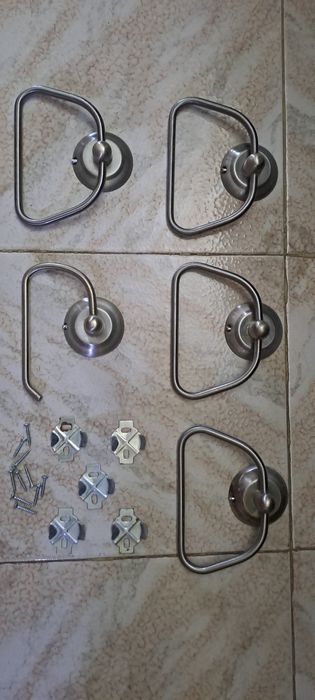 Conjunto de 4 toalheiros e 1 suporte Papel WC