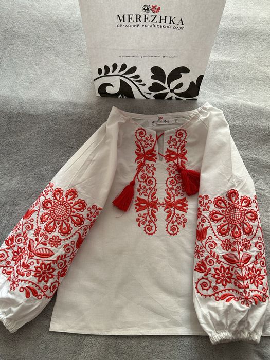 Продам вишиванку для дівчинки