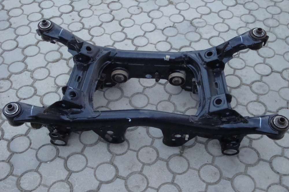 Рама-підвіска заднього моста на Suzuki Grand Vitara 2007 року