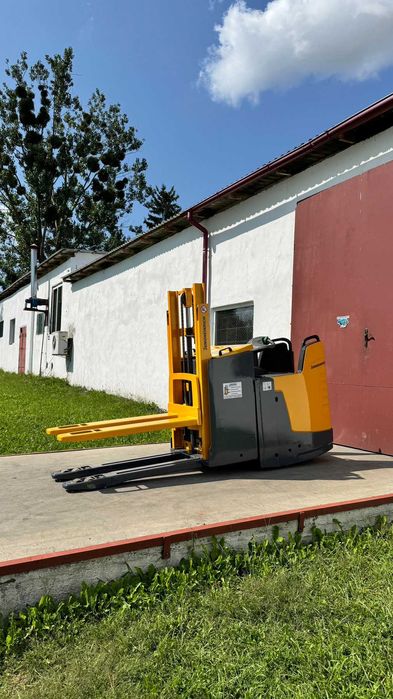 Навантажувач електроштабелер кара №977* Jungheinrich ERD220r 2t 198 см