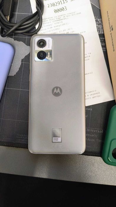 Motorola edge 30 neo 8/125GB + 6 Чохлів + Повний комплект не Samsung