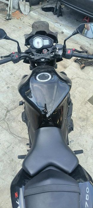 Vendo kawasaķi Z750